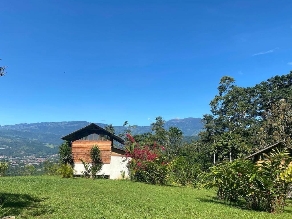 Hacienda Monteclaro Hotell Turrialba Exteriör bild